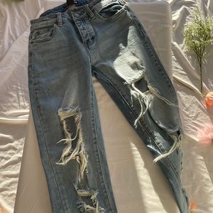 Distressed Ankle Crop Jeans